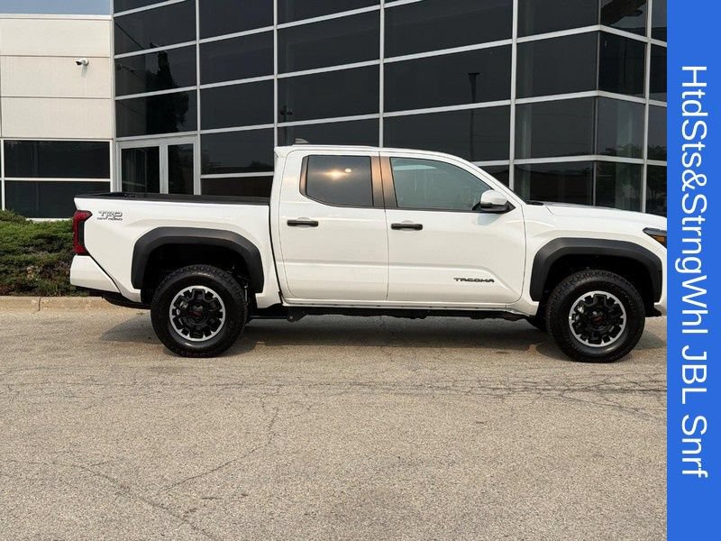 Used 2025 Toyota Tacoma TRD Off-Road w/ TRD Off Road Upgrade Package AWD/4WD image 2
