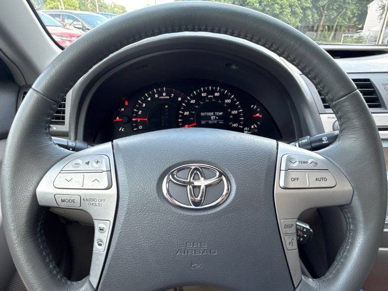 Used 2009 Toyota Camry XLE FWD image 22