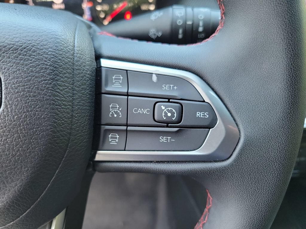 Used 2024 Jeep Compass Trailhawk AWD/4WD image 31