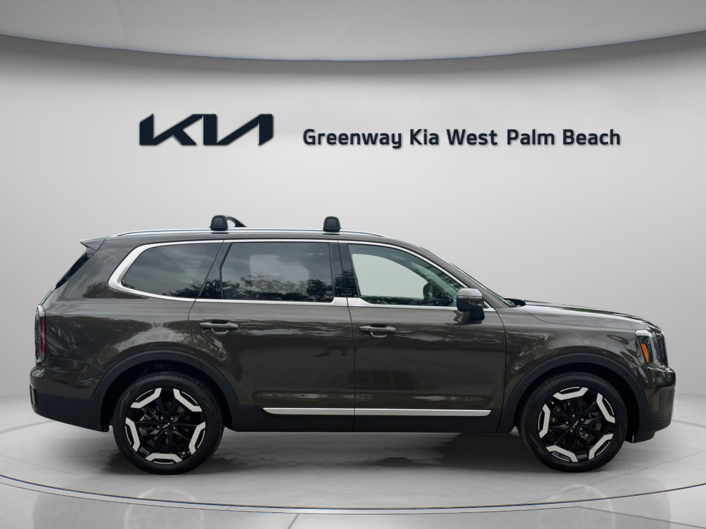Certified 2024 Kia Telluride EX FWD image 9
