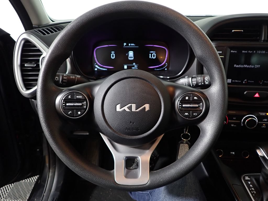 Used 2025 Kia Soul LX w/ LX Technology Package FWD image 20