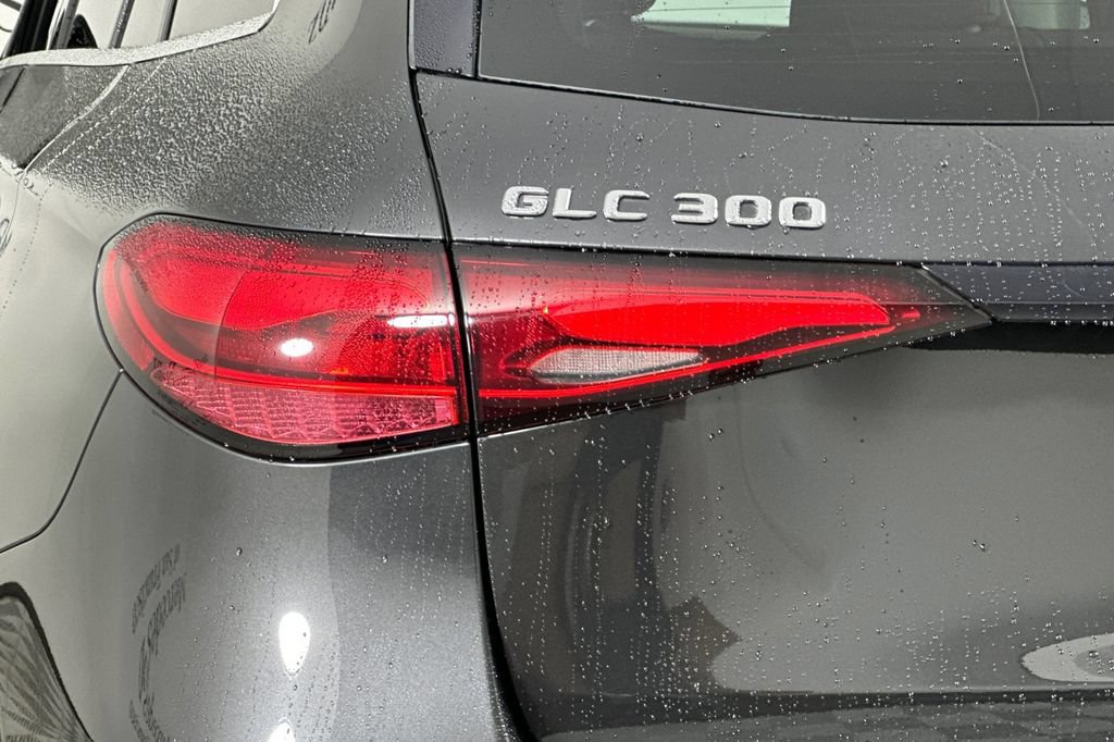 Used 2024 Mercedes-Benz GLC 300 4MATIC image 35