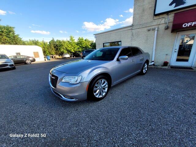 Used 2018 Chrysler 300 Limited image 3