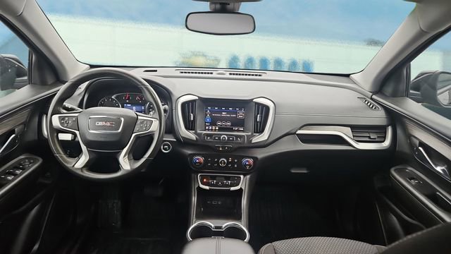 Used 2022 GMC Terrain SLE w/ Driver Convenience Package image 16