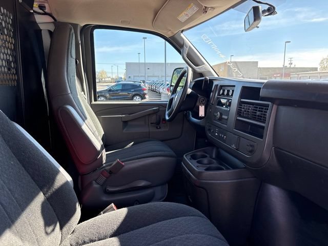 Used 2024 Chevrolet Express 2500 w/ Driver Convenience Package RWD image 19