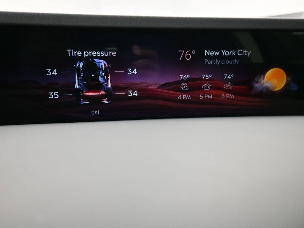 Used 2025 Lincoln Nautilus Reserve image 18