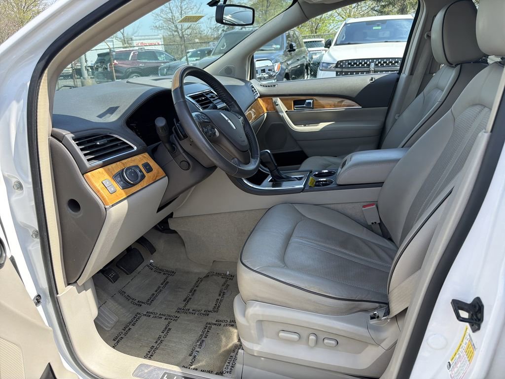 Used 2013 Lincoln MKX AWD image 11