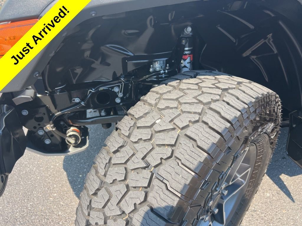 Used 2024 Jeep Gladiator Mojave w/ Convenience Group image 27