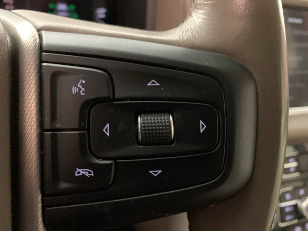 Used 2022 GMC Yukon XL Denali image 9