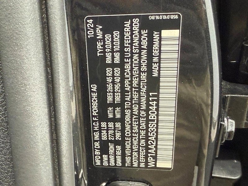 Certified 2025 Porsche Macan Turbo image 26