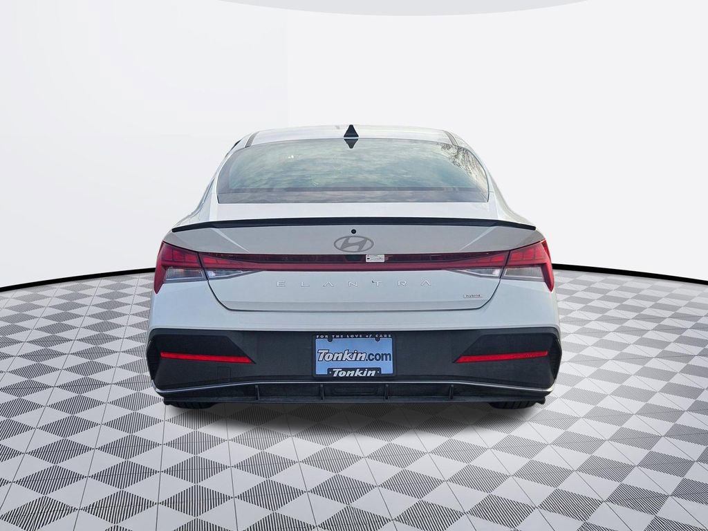 Certified 2025 Hyundai Elantra SEL image 5
