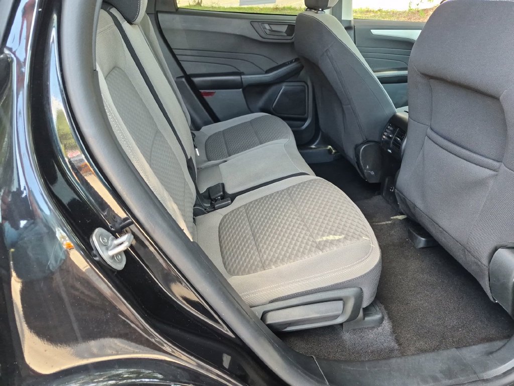 Used 2022 Ford Escape SE FWD image 30