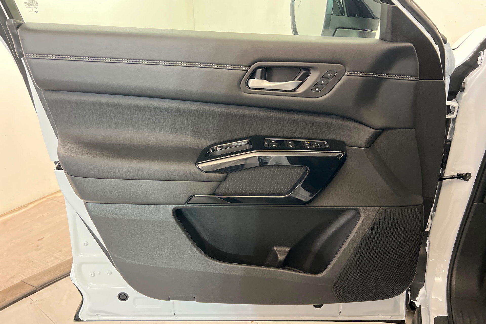 New 2026 Nissan Pathfinder Platinum AWD/4WD image 14
