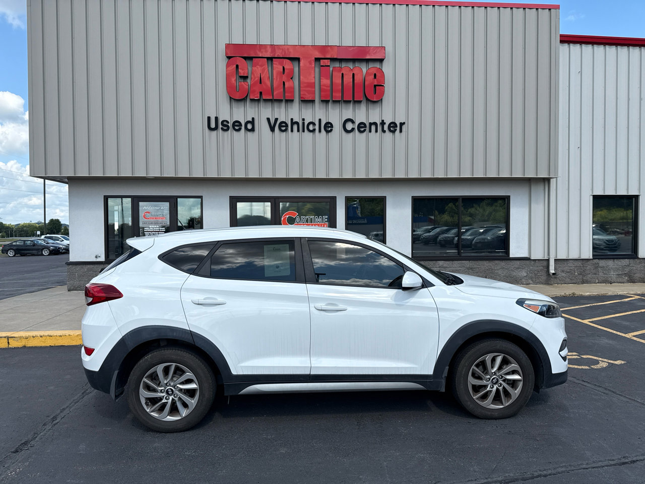 Used 2017 Hyundai Tucson SE image 1