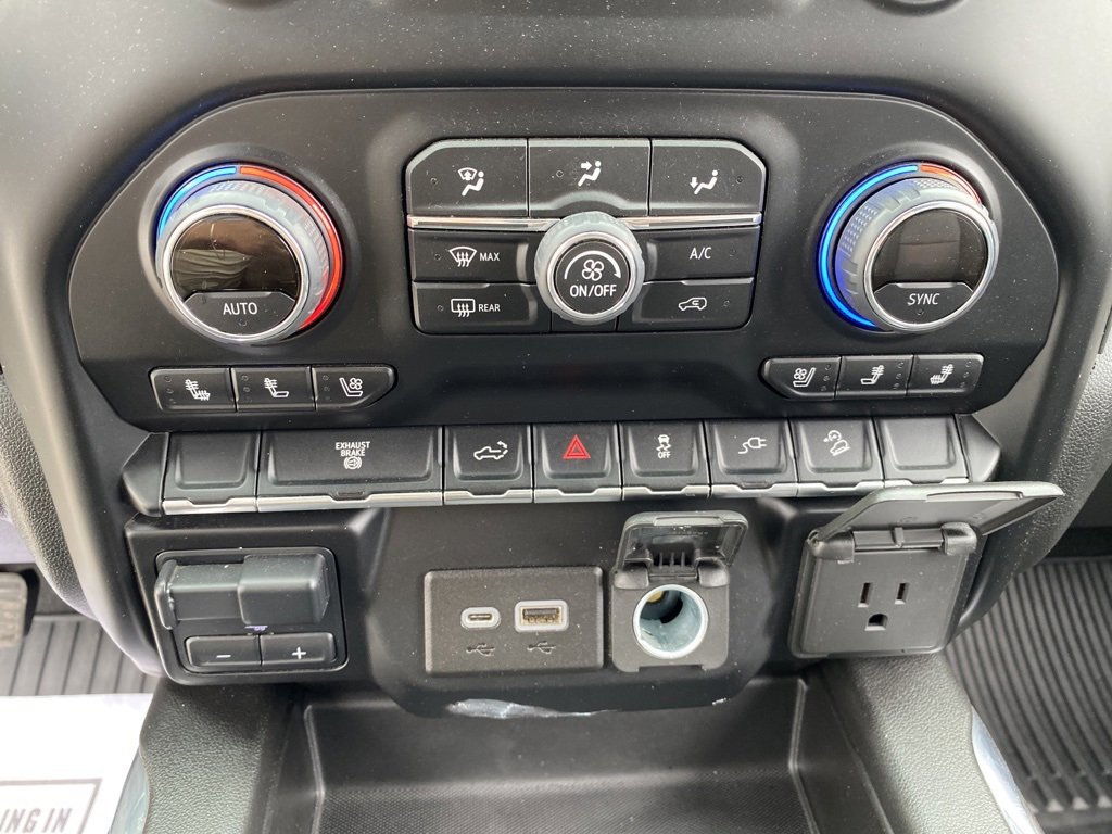 Used 2022 Chevrolet Silverado 2500 LTZ w/ LTZ Convenience Package image 39