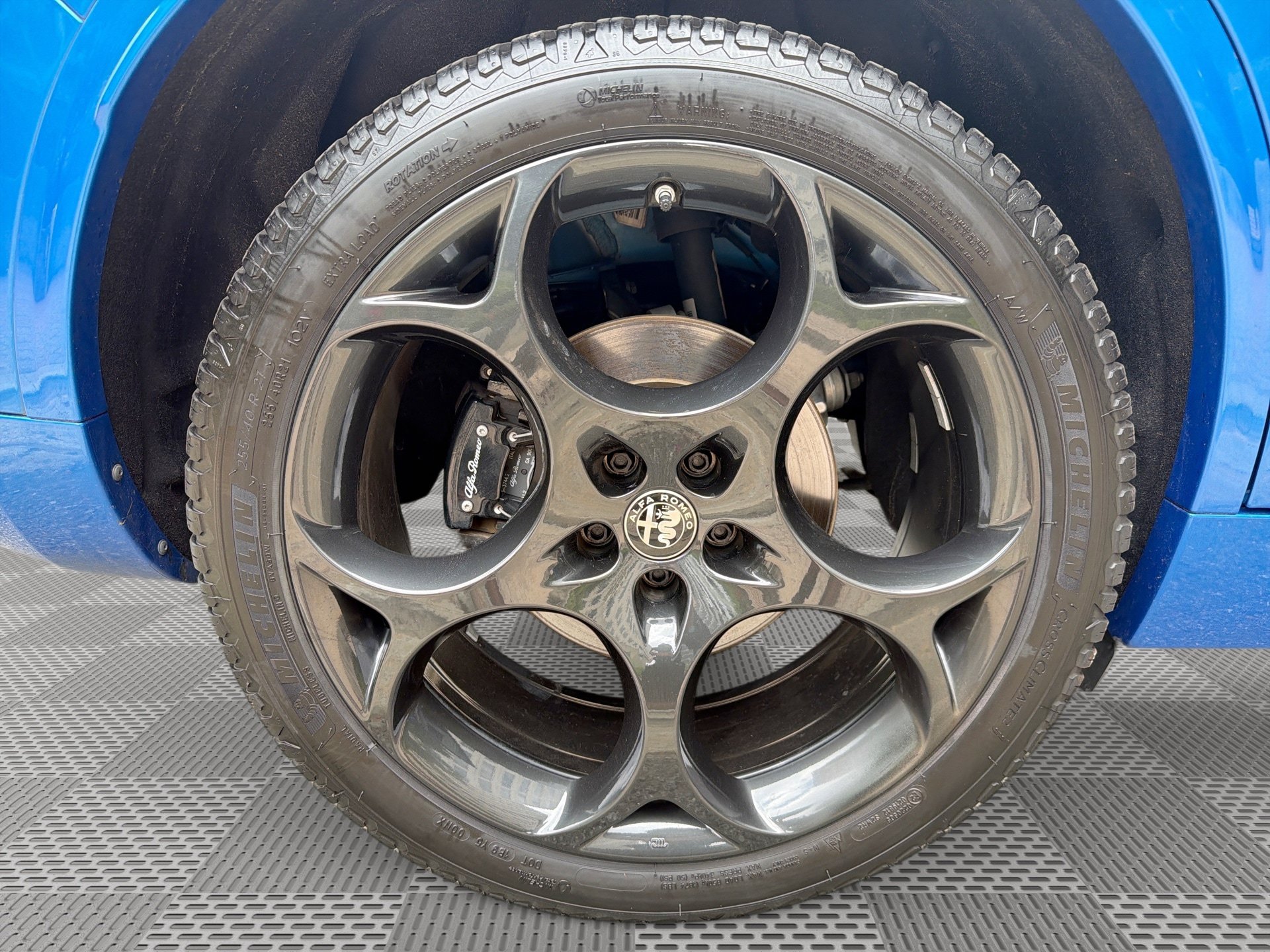 Used 2023 Alfa Romeo Stelvio Estrema AWD/4WD image 30