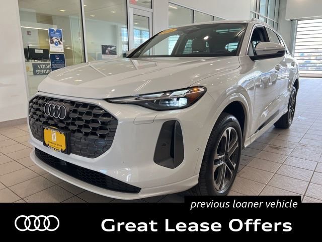 Used 2025 Audi Q5 Premium w/ Convenience Package AWD/4WD image 3
