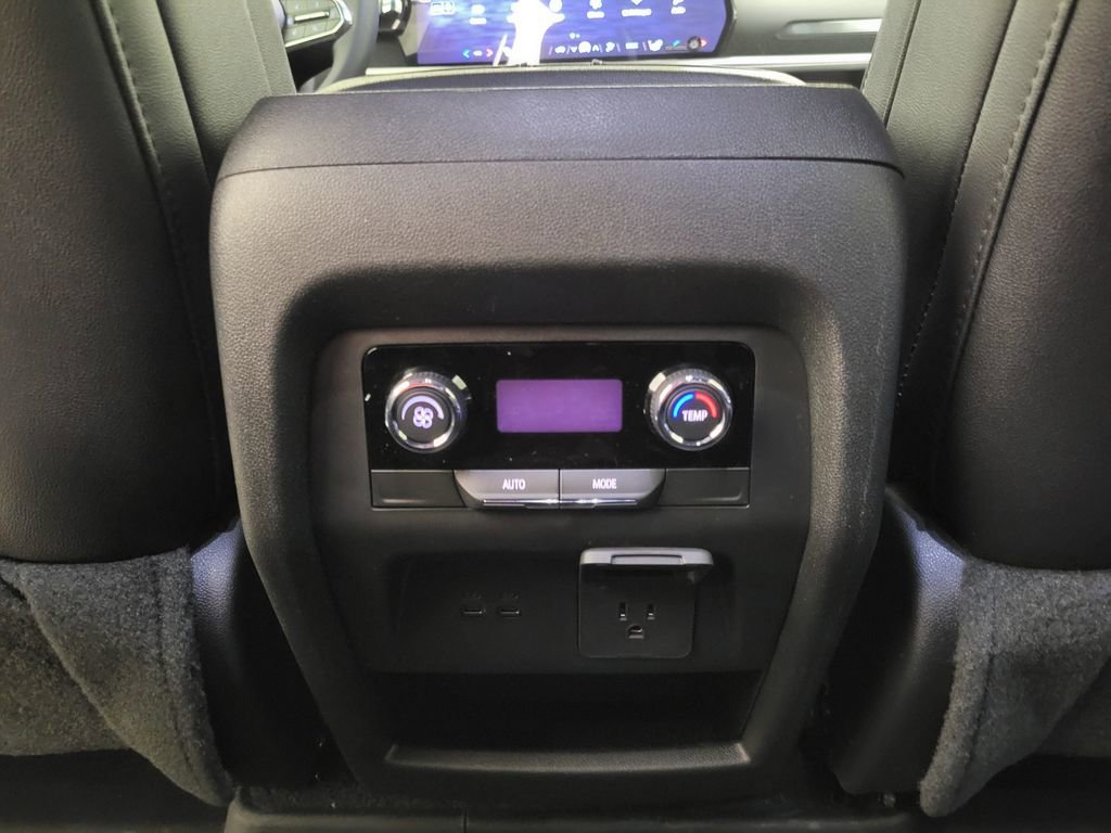 New 2026 Chevrolet Traverse LT w/ Driver Confidence Package FWD image 43