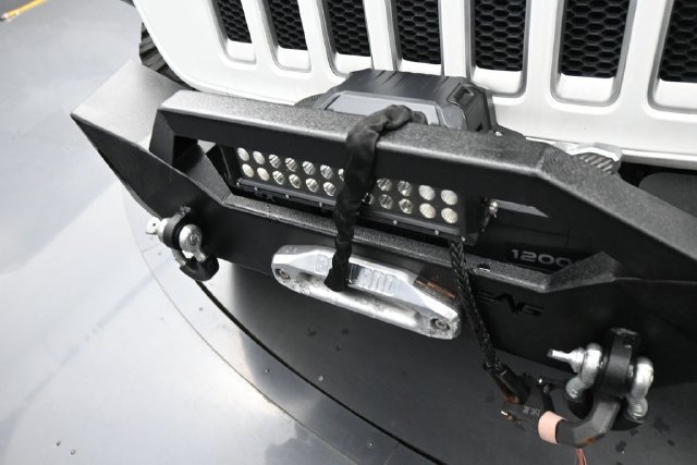 Used 2018 Jeep Wrangler Unlimited Sahara AWD/4WD image 27