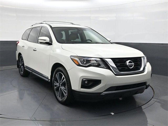 Used 2019 Nissan Pathfinder Platinum image 2