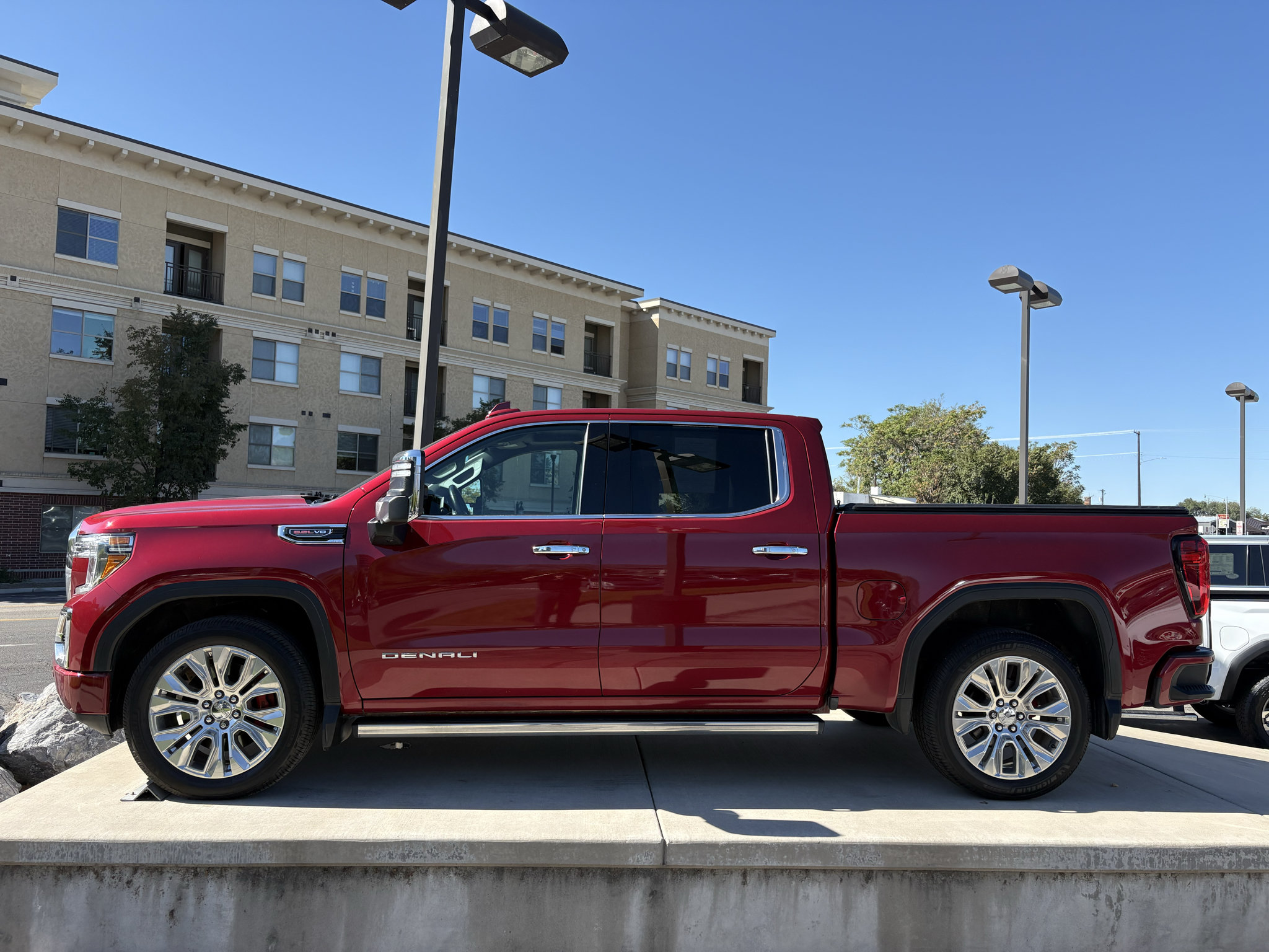 Used 2020 GMC Sierra 1500 Denali w/ Denali Ultimate Package AWD/4WD image 11