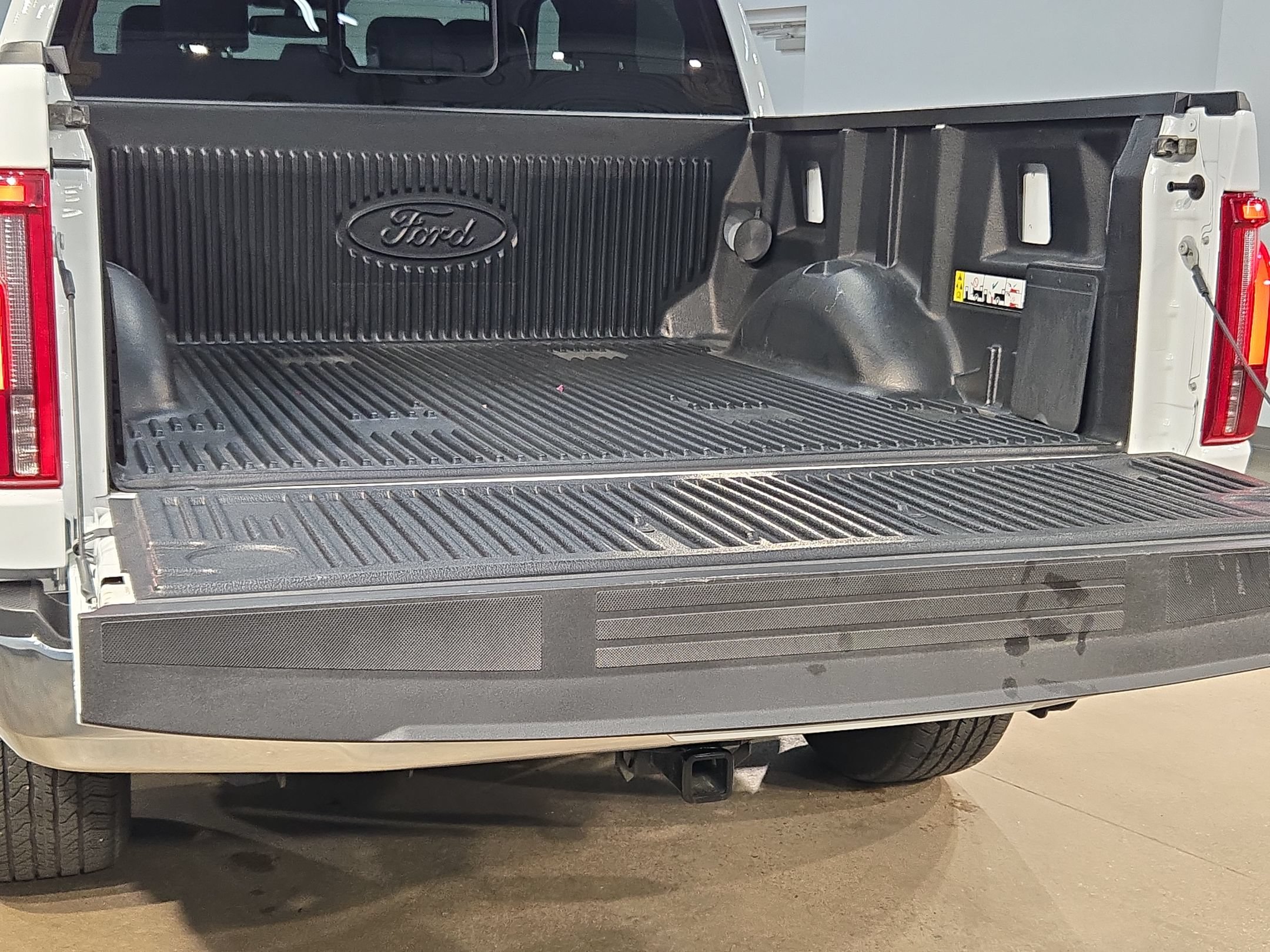 Used 2025 Ford F150 Lariat w/ Equipment Group 501A Mid AWD/4WD image 18