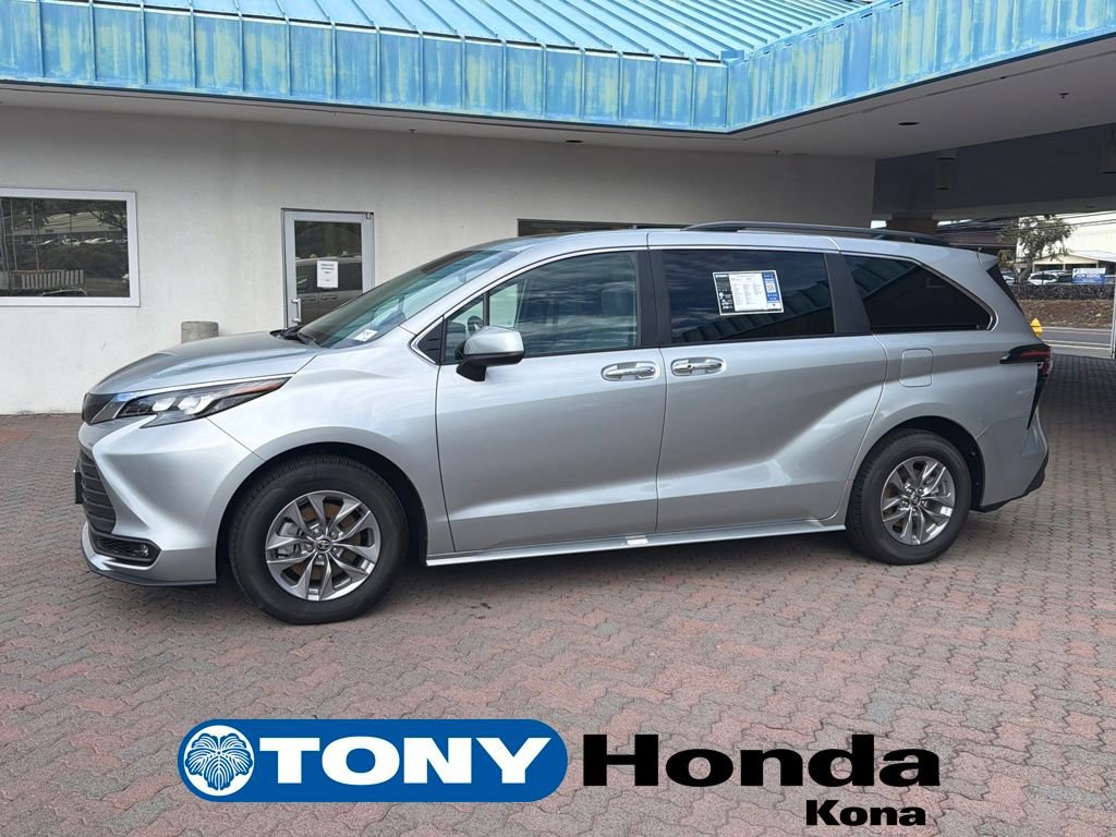 Used 2025 Toyota Sienna XLE