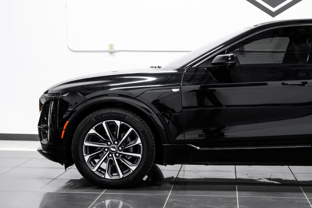 Used 2024 Cadillac Lyriq Sport AWD/4WD image 13