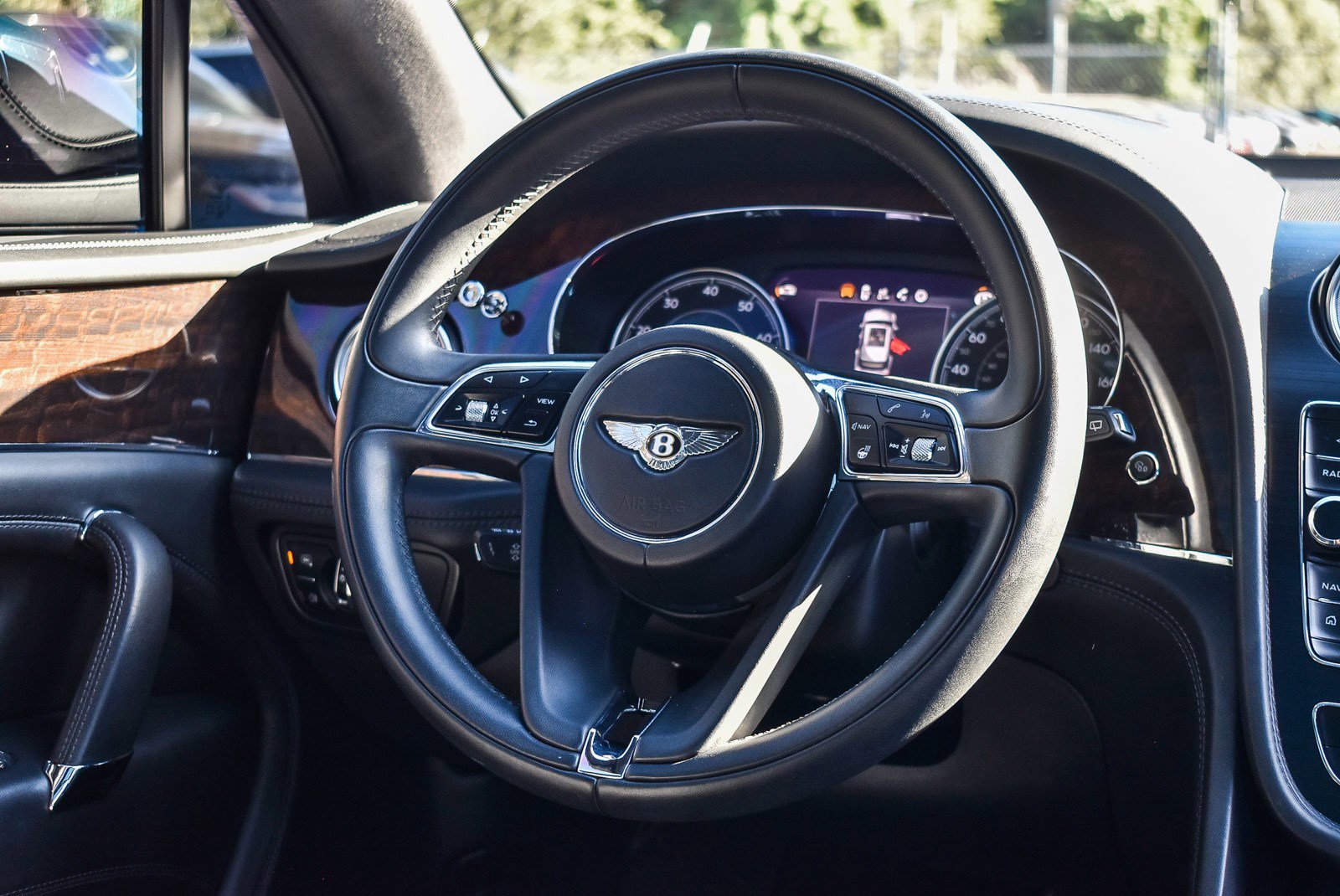 Used 2019 Bentley Bentayga image 14