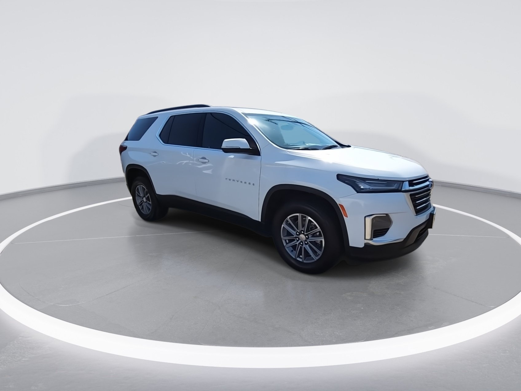 Used 2023 Chevrolet Traverse LT AWD/4WD image 2