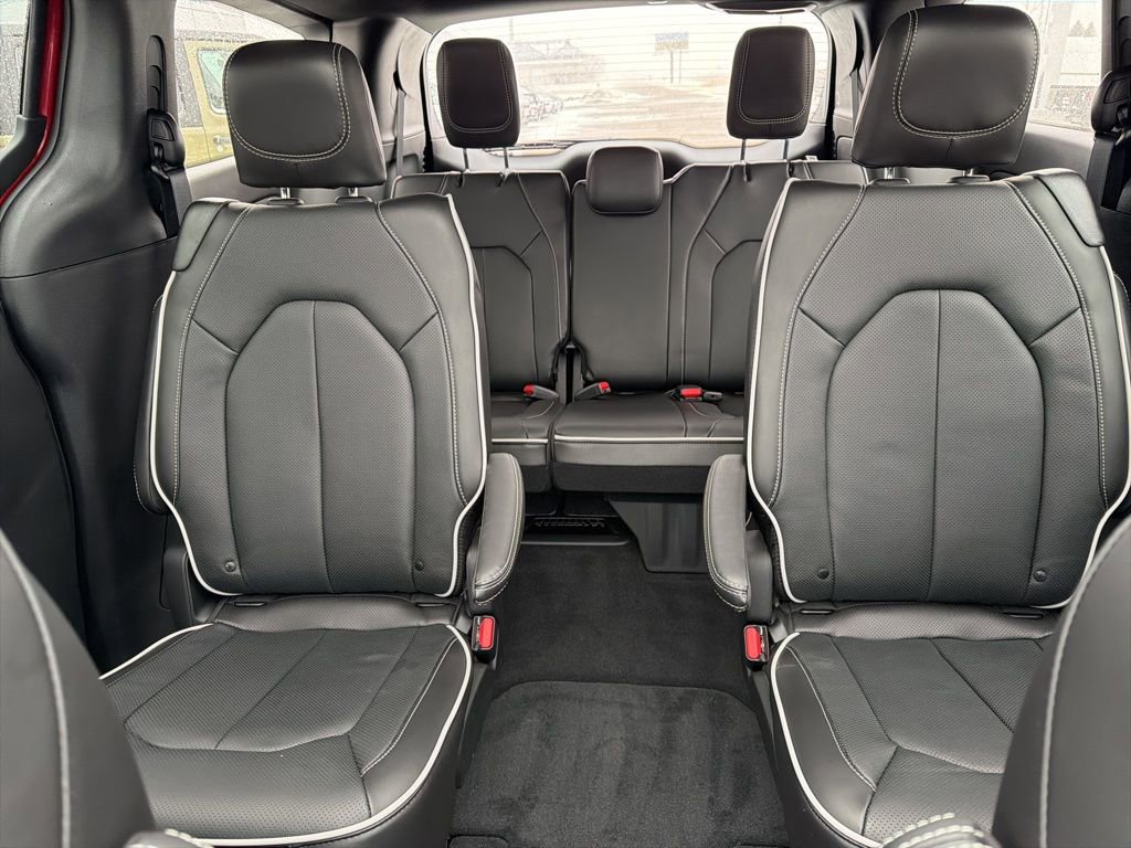 New 2026 Chrysler Pacifica Limited image 26