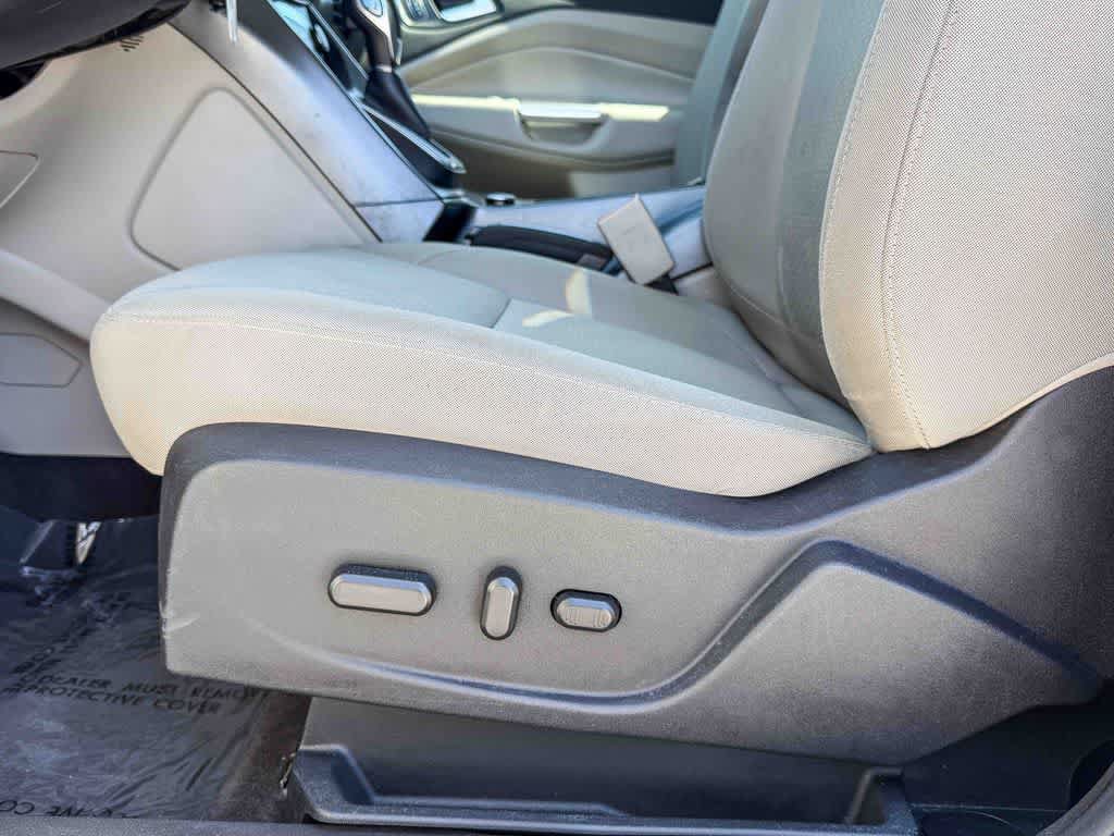 Used 2017 Ford C-MAX SE w/ Cargo Management Package FWD image 19