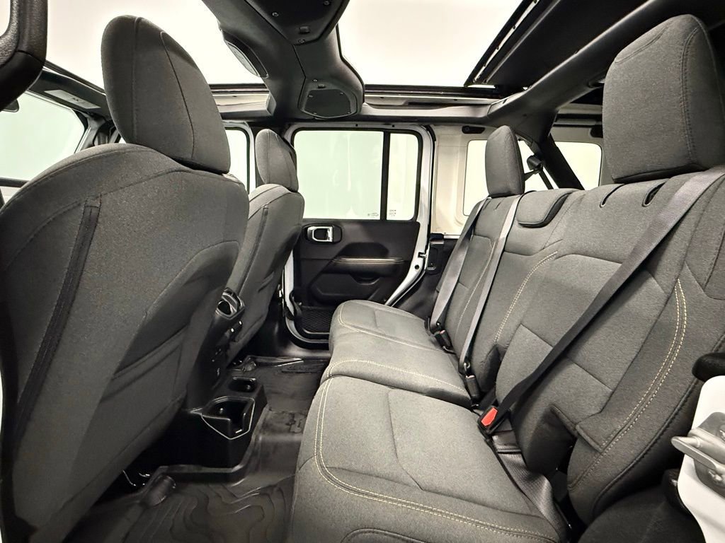 Used 2024 Jeep Wrangler Sahara w/ Safety Group image 19