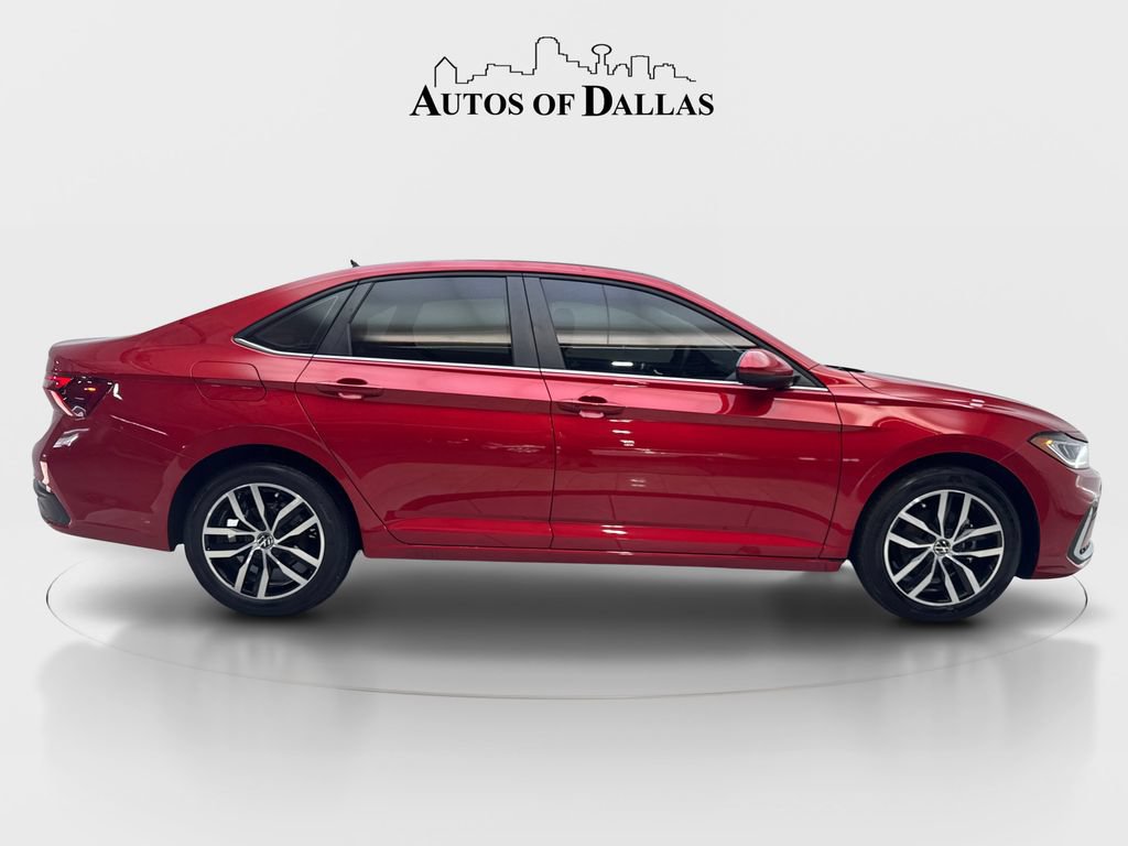 Used 2025 Volkswagen Jetta SE FWD image 10