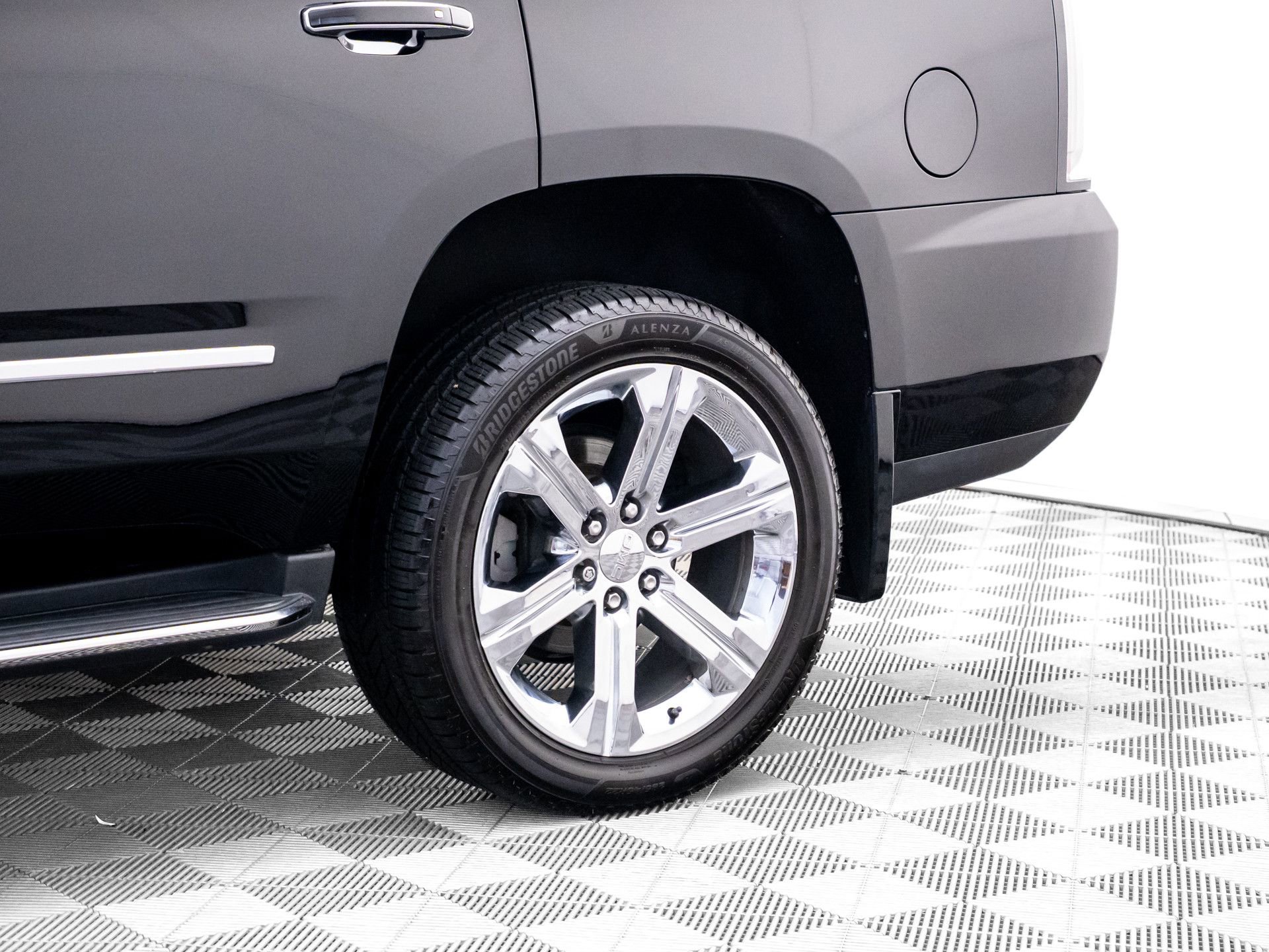 Used 2018 GMC Yukon Denali AWD/4WD image 36