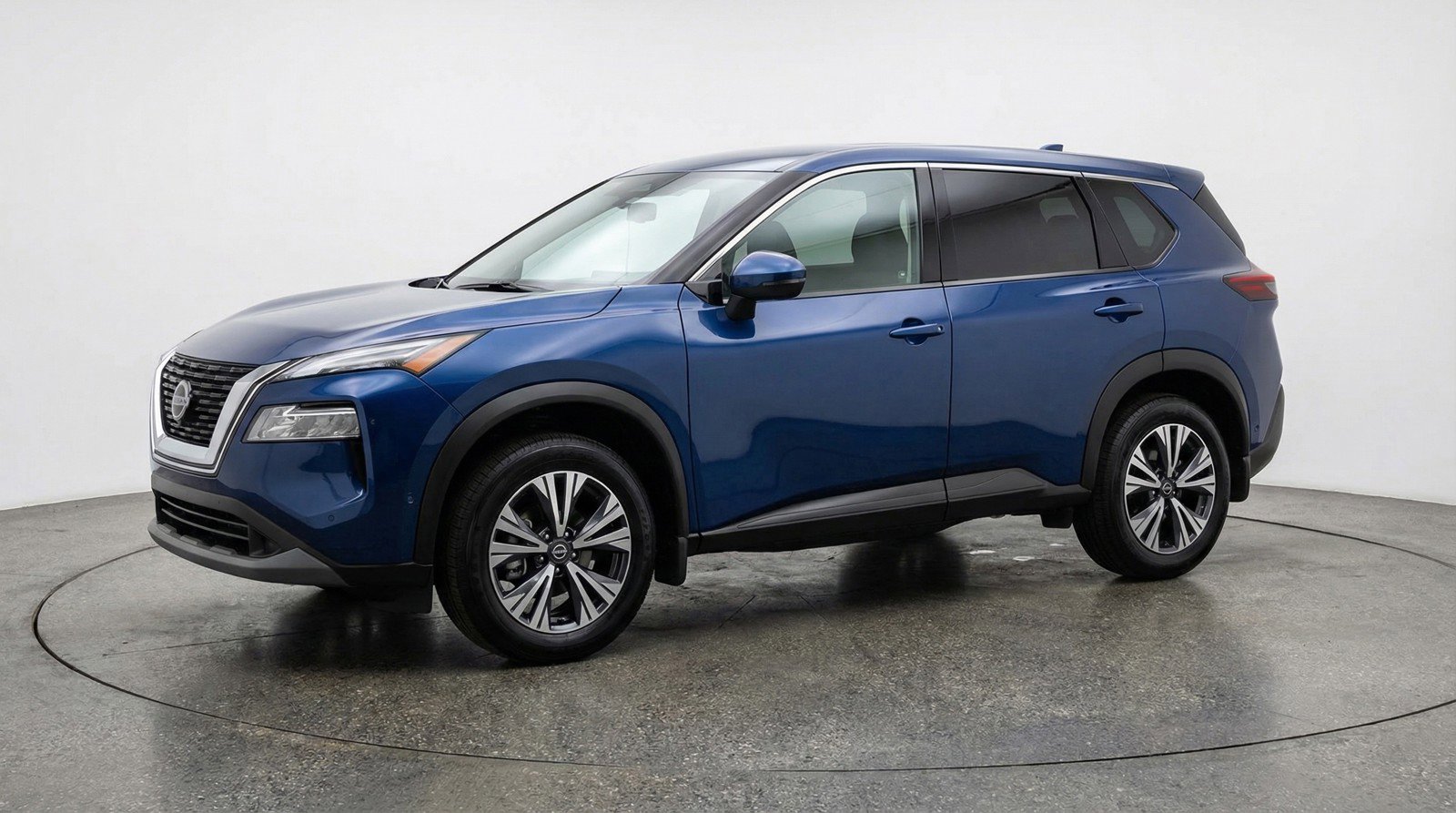 Used 2023 Nissan Rogue SV image 3