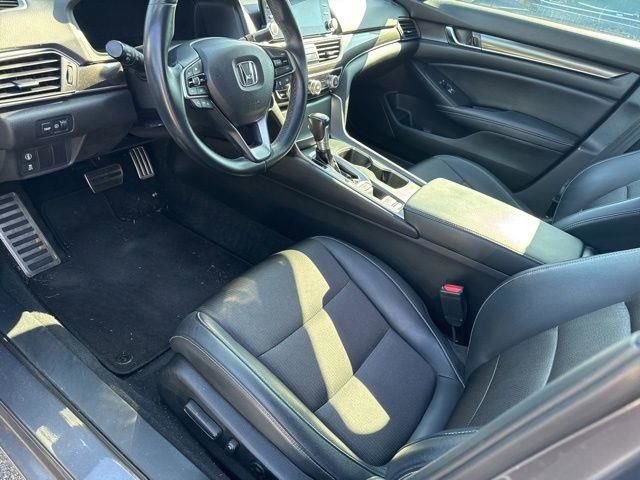 Used 2018 Honda Accord Sport image 15