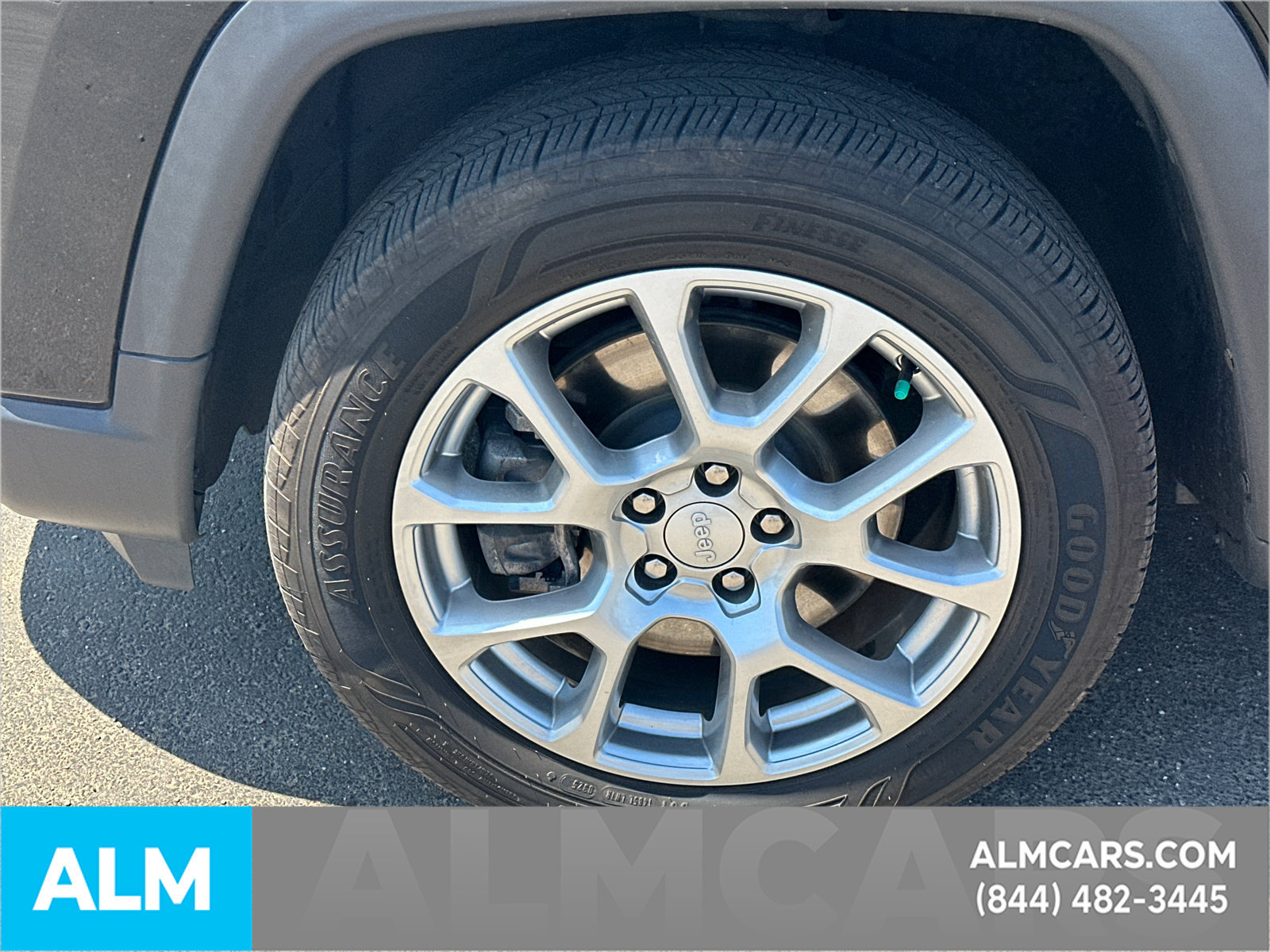 Used 2023 Jeep Compass Latitude AWD/4WD image 12