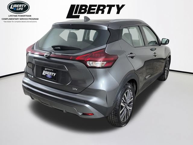 Used 2023 Nissan Kicks SV FWD image 3