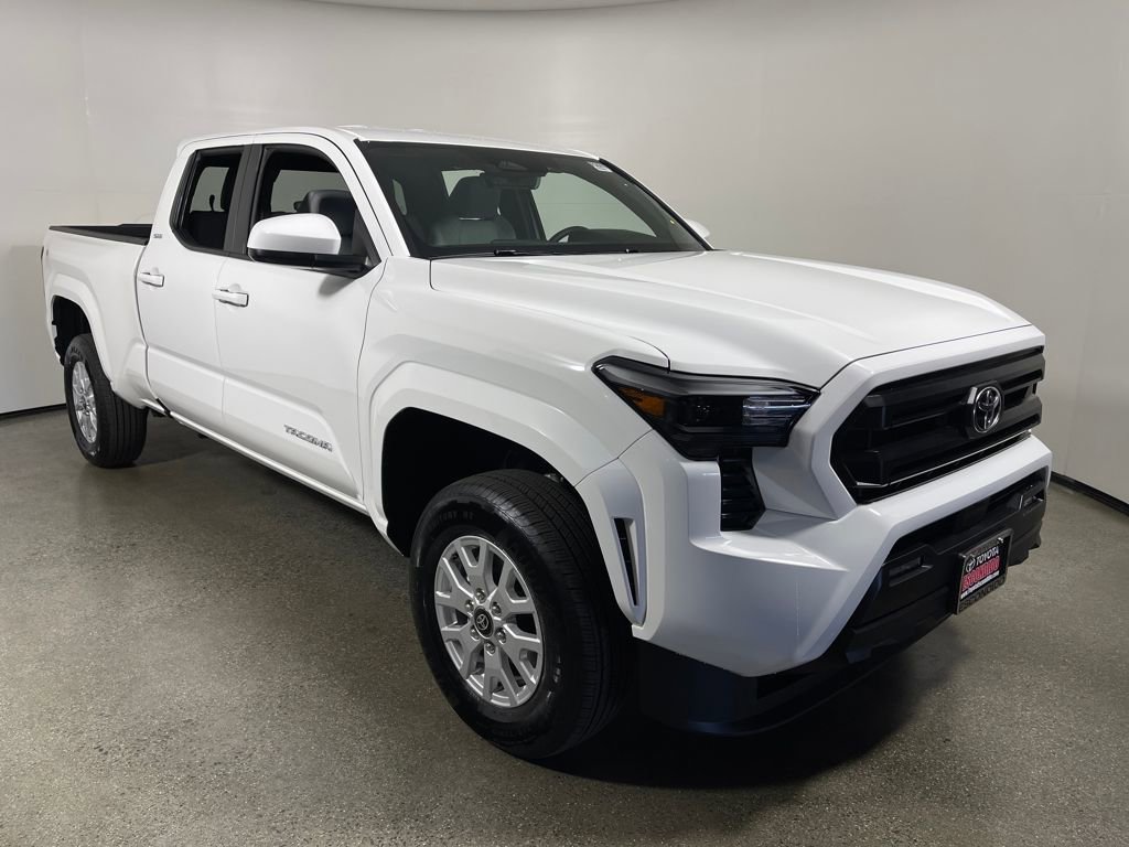 New 2025 Toyota Tacoma SR5