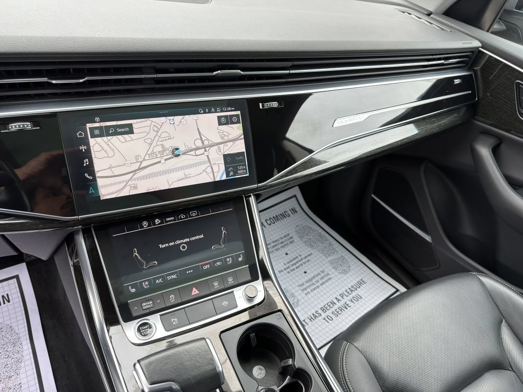 Used 2021 Audi Q8 Premium Plus w/ Premium Plus Package AWD/4WD image 21