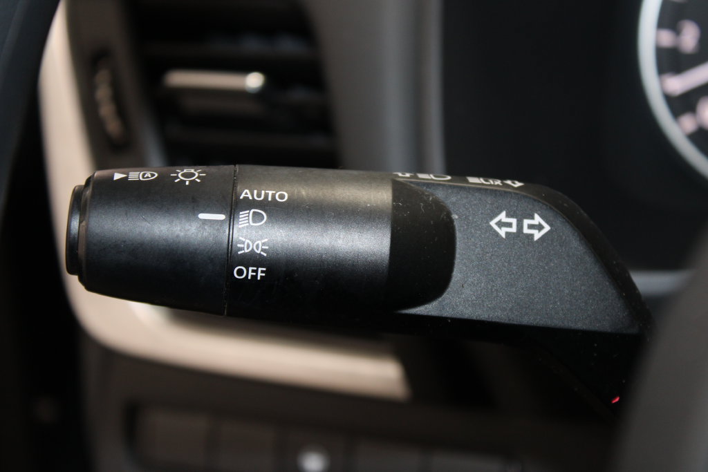 Used 2023 Nissan Rogue SV AWD/4WD image 35