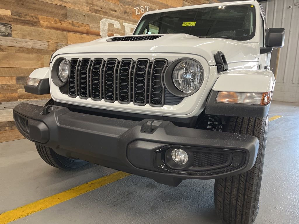 New 2026 Jeep Gladiator Sport AWD/4WD image 9