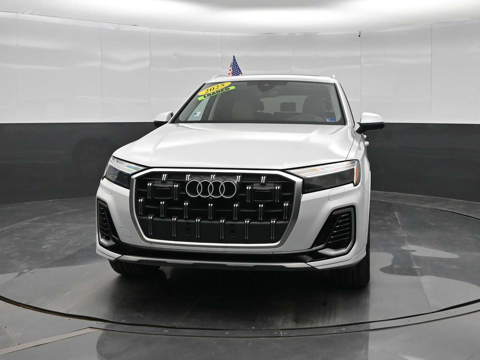 Used 2025 Audi Q7 3.0T Prestige w/ Prestige Package AWD/4WD image 3