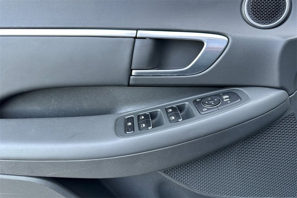 Used 2020 Hyundai Sonata SEL w/ Cargo Package image 11