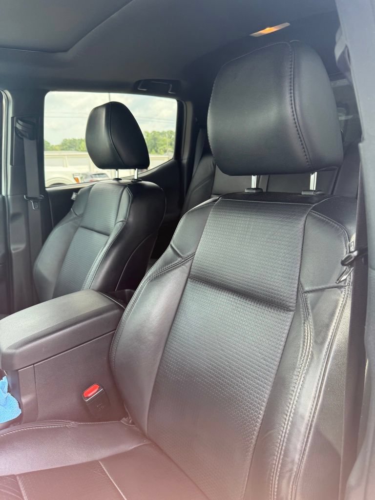 Used 2022 Toyota Tacoma TRD Sport w/ TRD Premium Sport Package AWD/4WD image 18