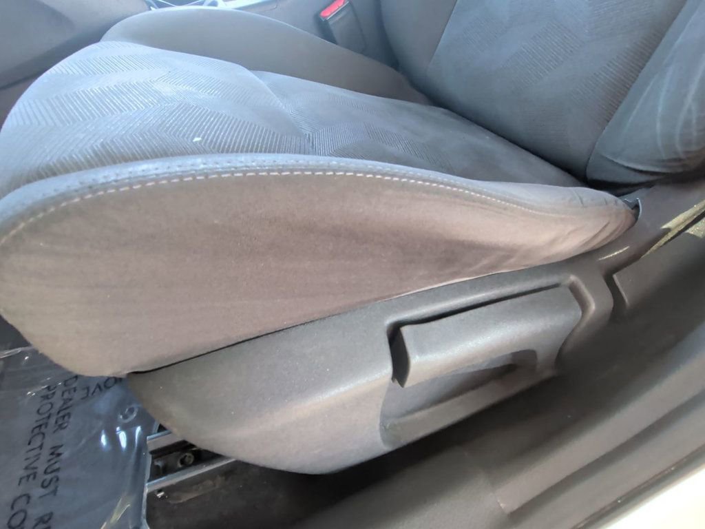Used 2016 Nissan Rogue S w/ Appearance Package FWD image 13