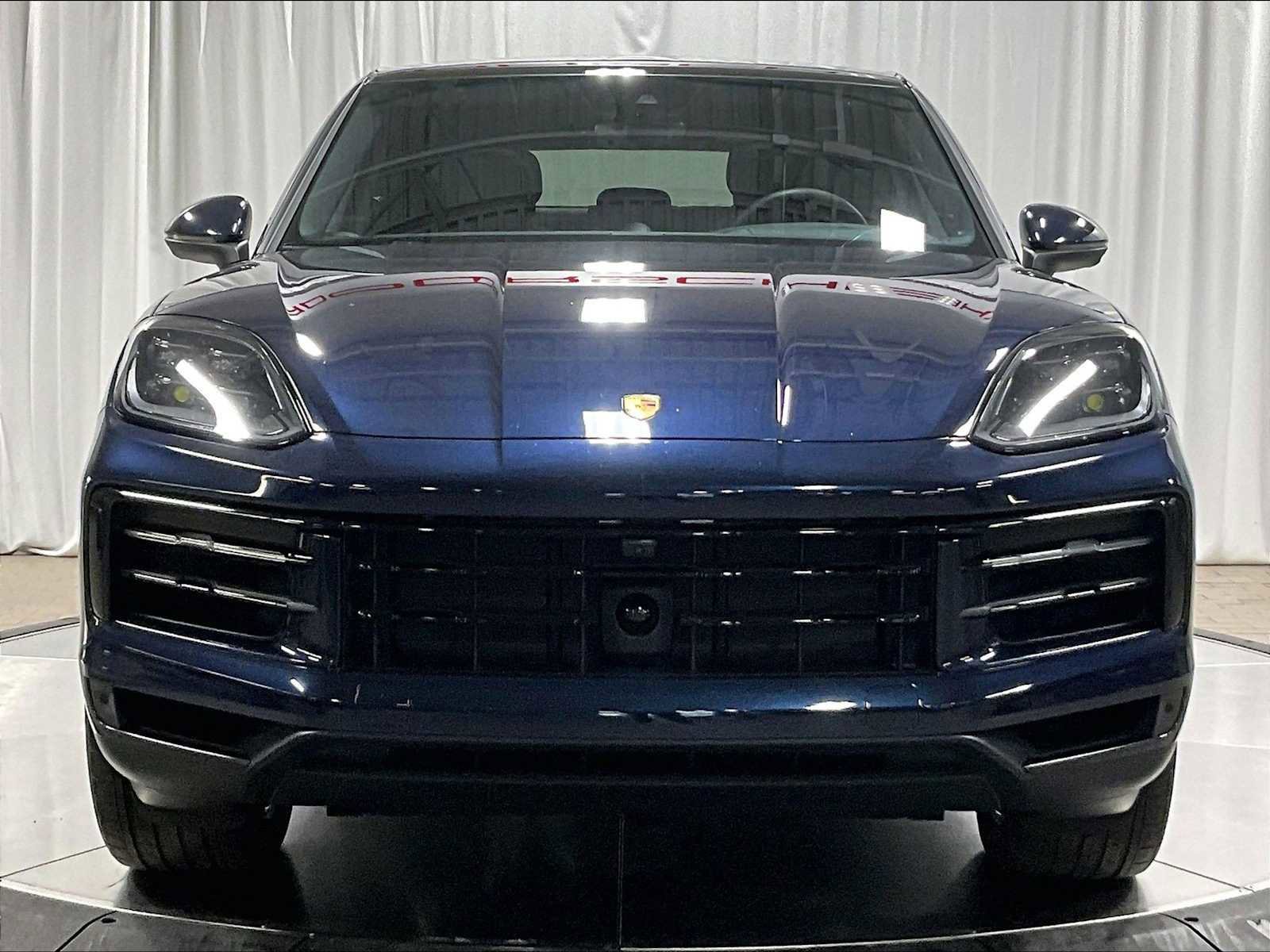 Used 2025 Porsche Cayenne Coupe image 13