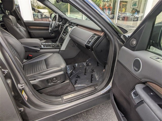 Used 2018 Land Rover Discovery HSE image 10