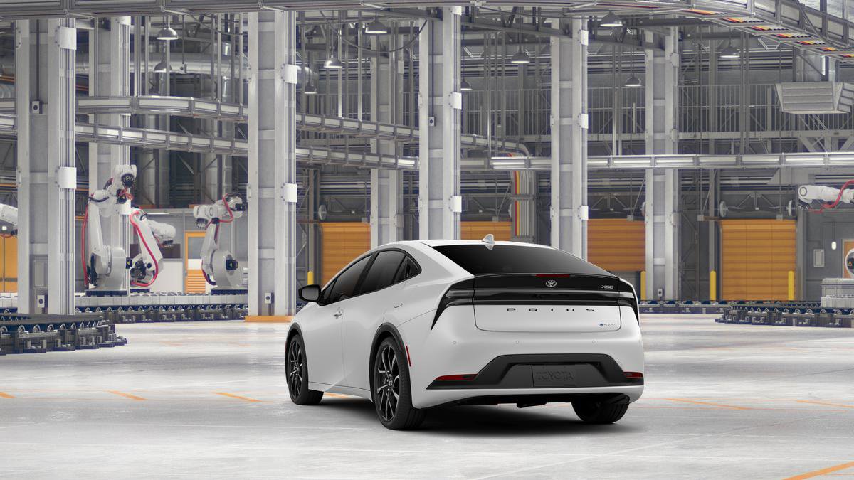 New 2026 Toyota Prius Plug-In Hybrid FWD image 9